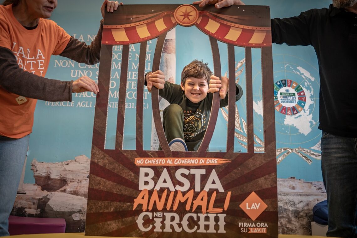 LAV: anche i bambini dicono “Basta animali nei circhi!”