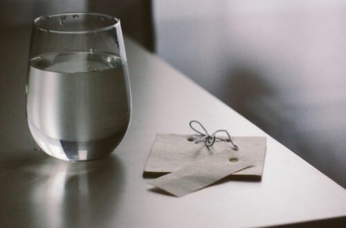 Perché è utile bere acqua tiepida al mattino
